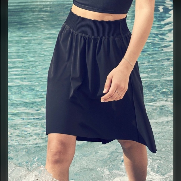 Athleta Cosmic Black Skirt High Low Elegant Black Women's - Picture 1 of 5